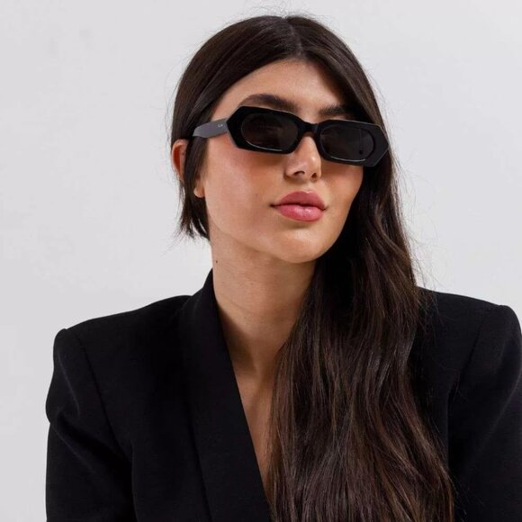 NEW CL40243I 01A CELINE SUNGLASSES BLACK UNISEX EYEWEAR CELINE CL 40243I - Picture 1 of 12